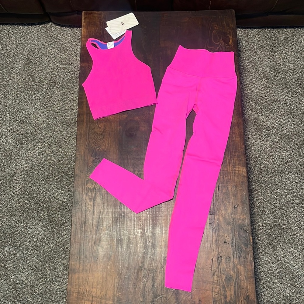 Fabletics - SculptKnit - Annalise Sports Bra & High-Waisted Legging Set - XS